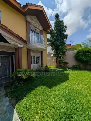 5chbre Duplex dans Cocody à Louer