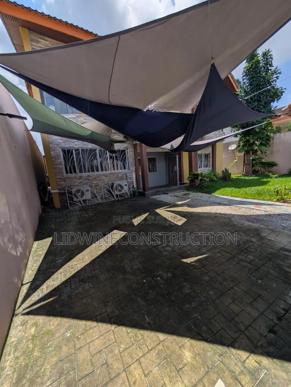 5chbre Duplex dans Cocody à Louer