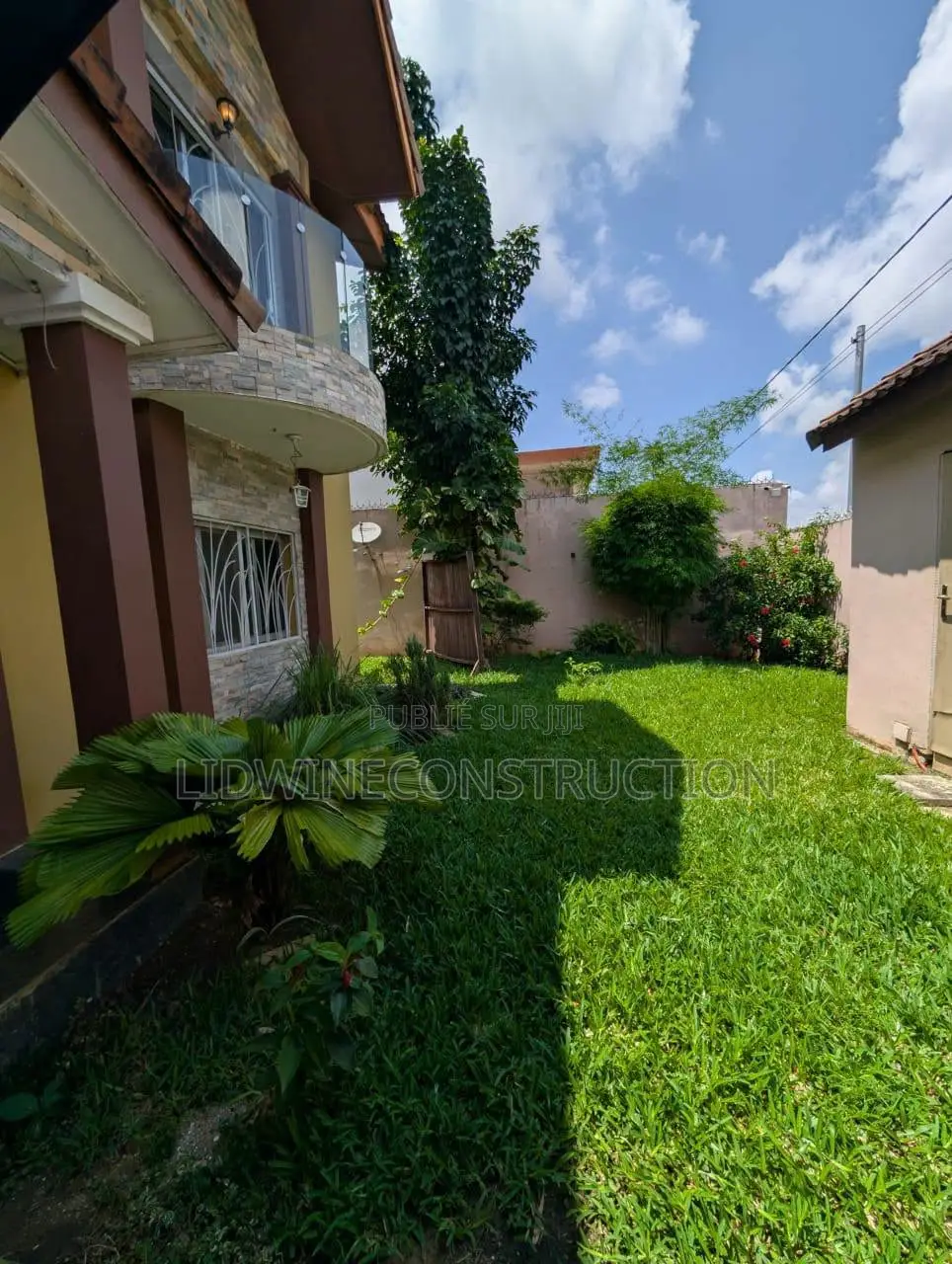 5chbre Duplex dans Cocody à Louer