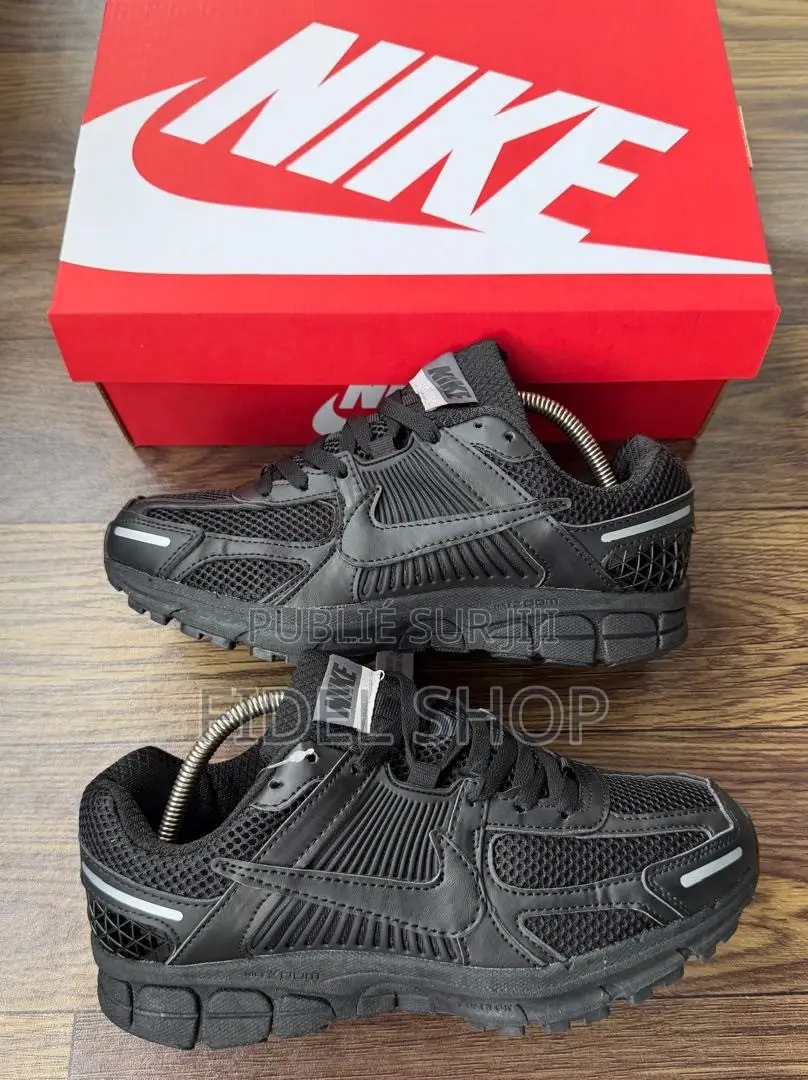 Nike Vomero 5