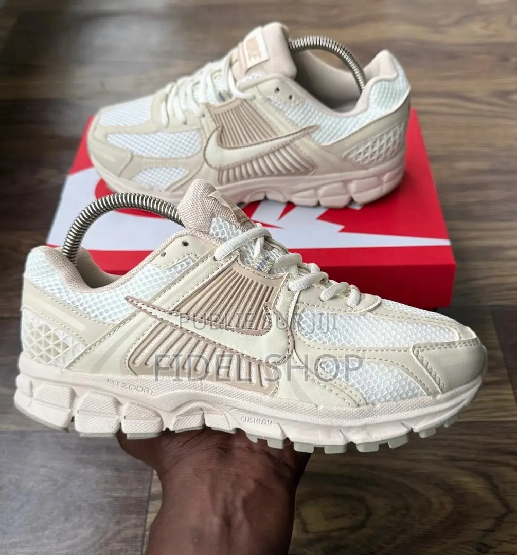 Nike Vomero 5