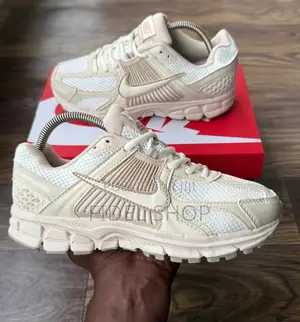 Nike Vomero 5