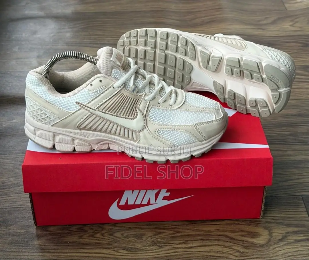Nike Vomero 5