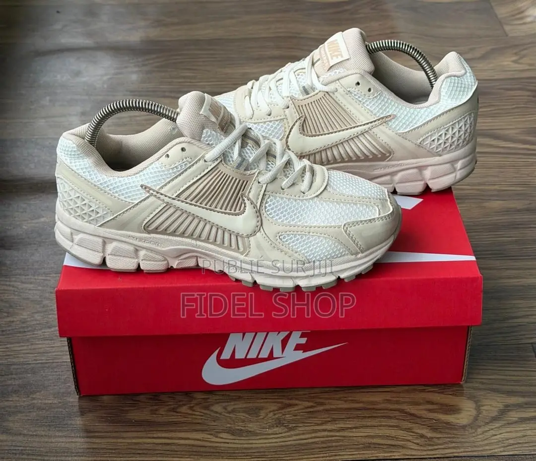 Nike Vomero 5