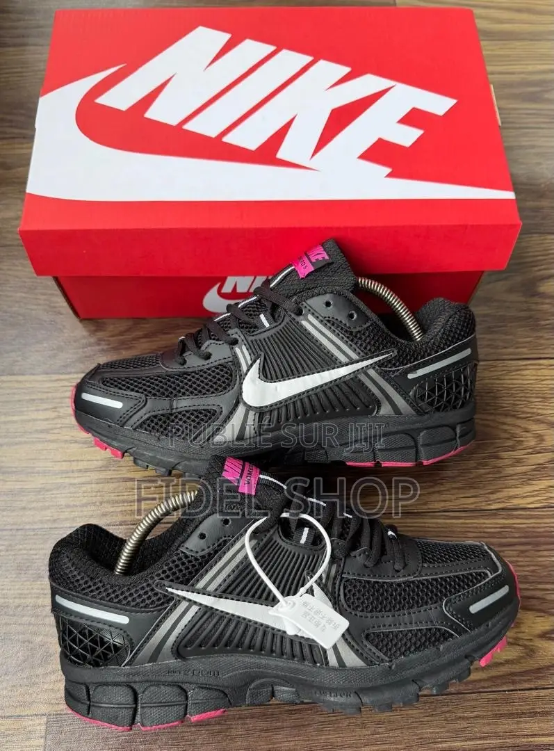 Nike Vomero 5