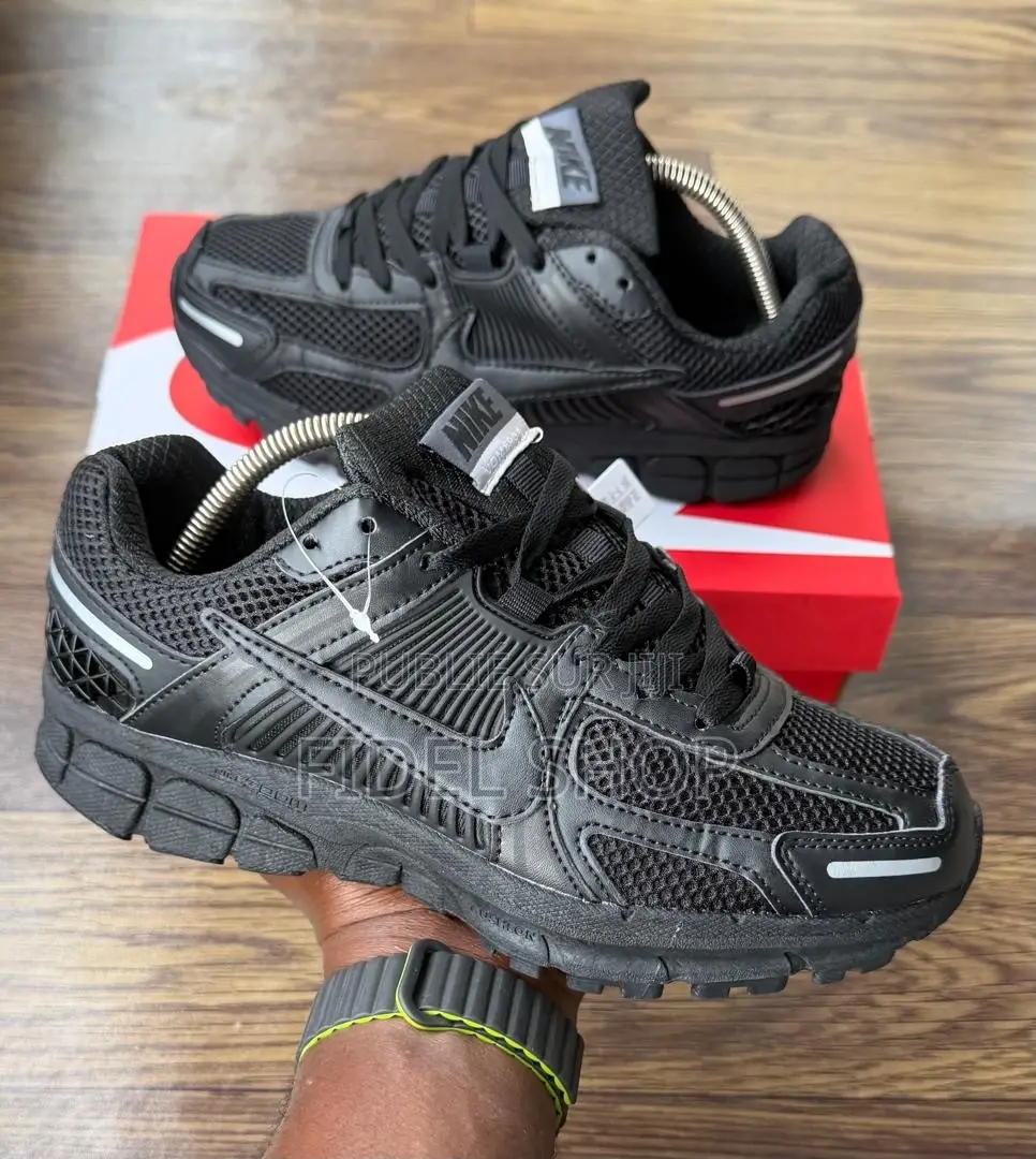 Nike Vomero 5