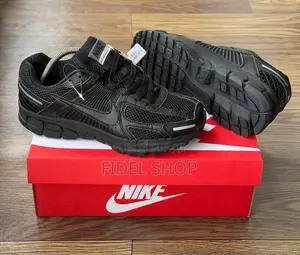 Nike Vomero 5