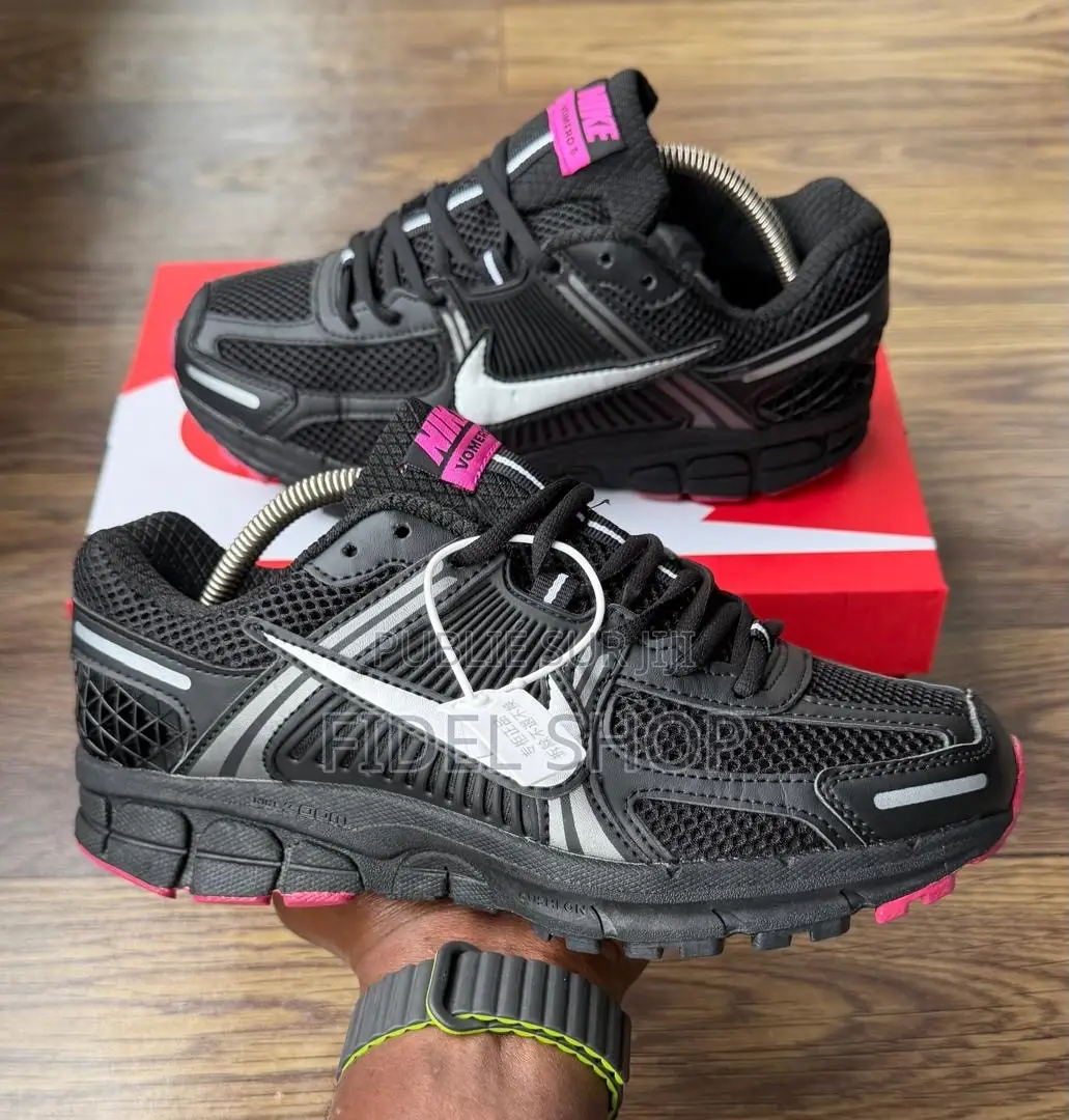 Nike Vomero 5
