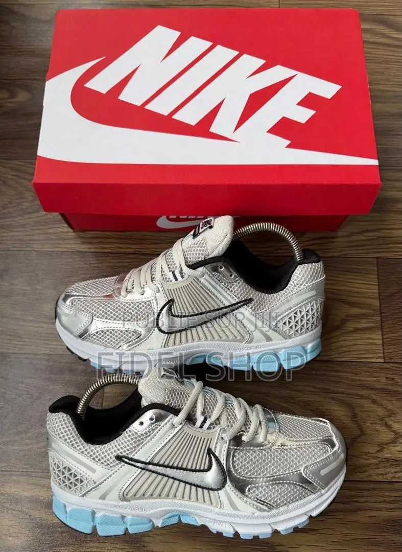 Nike Vomero 5