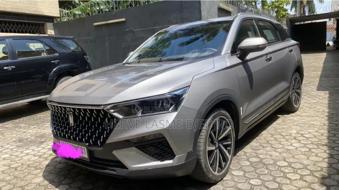 Nouveau Bestune T77 1.2 FWD 2022 Gris