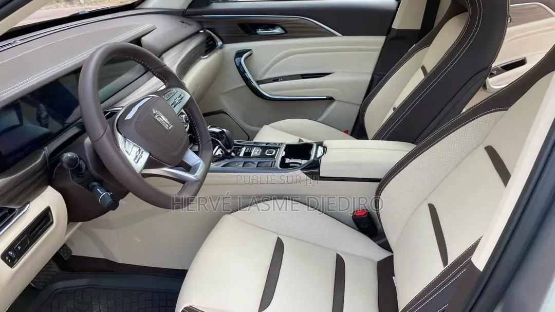 Nouveau Bestune T77 1.2 FWD 2022 Gris