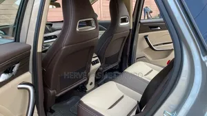 Nouveau Bestune T77 1.2 FWD 2022 Gris
