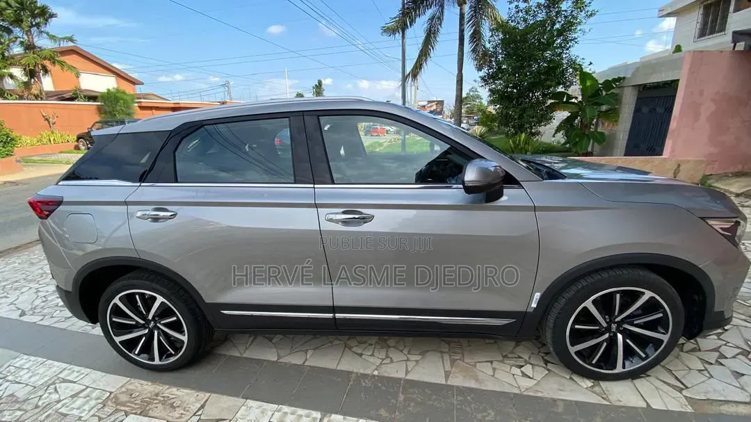 Nouveau Bestune T77 1.2 FWD 2022 Gris