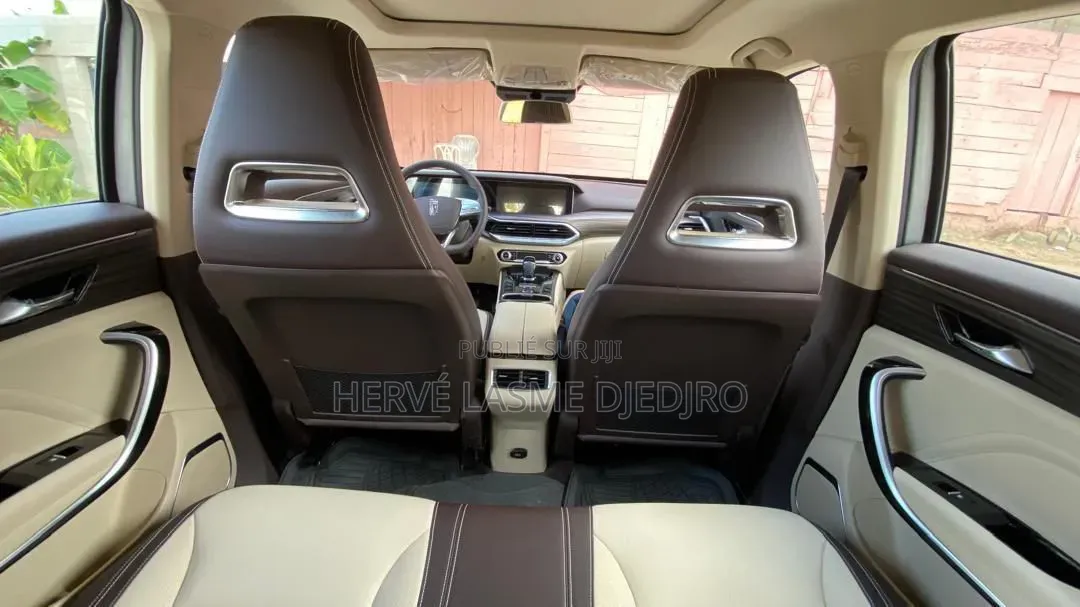Nouveau Bestune T77 1.2 FWD 2022 Gris