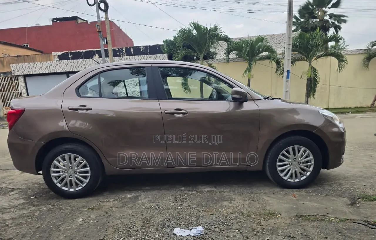 Suzuki Dzire 2024 Marron