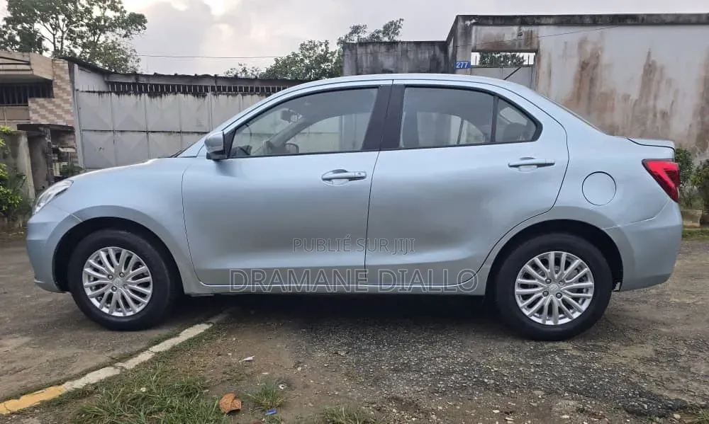 Suzuki Dzire 2024 Bleu