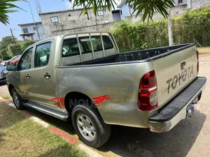 Toyota Hilux 2013 Beige