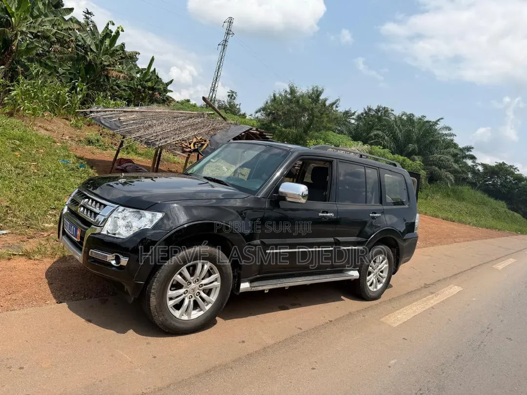Mitsubishi Pajero 2022 Noir
