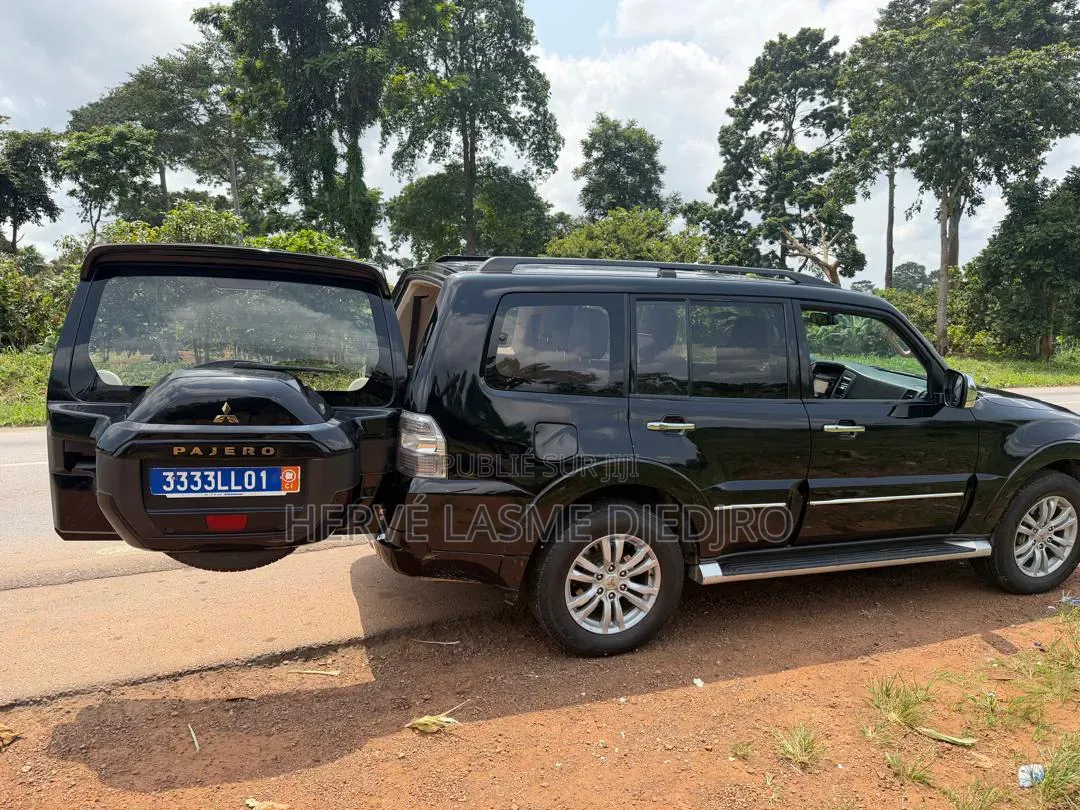 Mitsubishi Pajero 2022 Noir