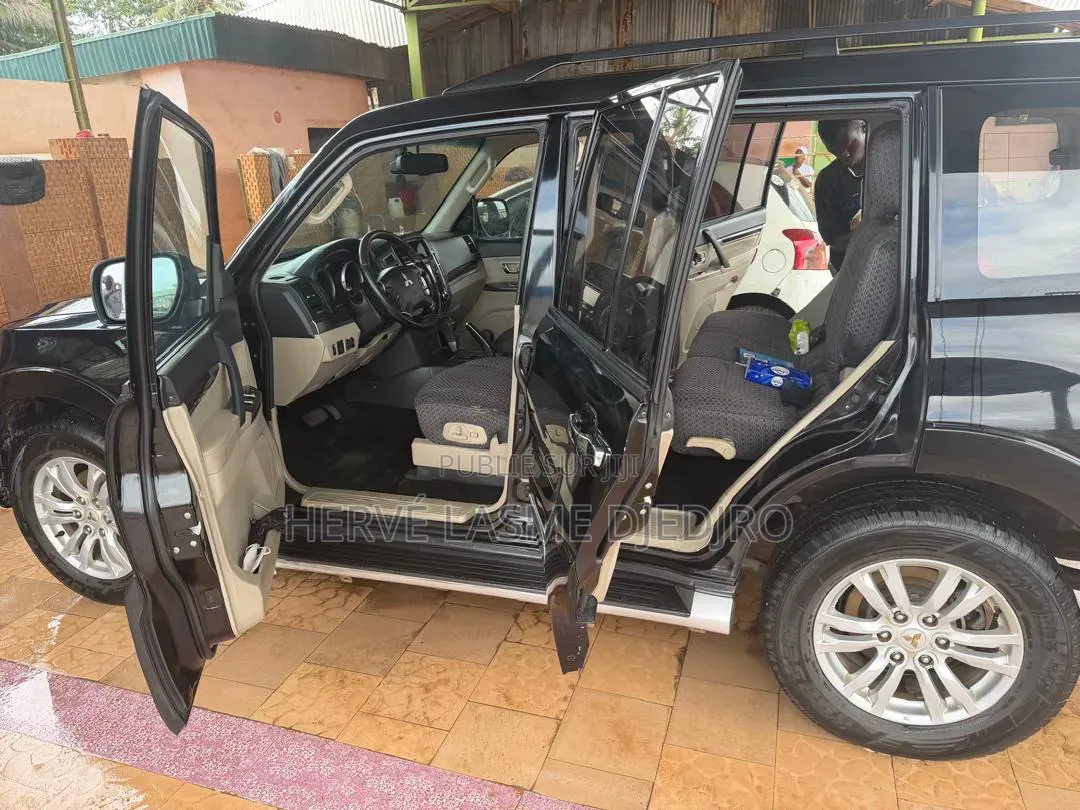 Mitsubishi Pajero 2022 Noir