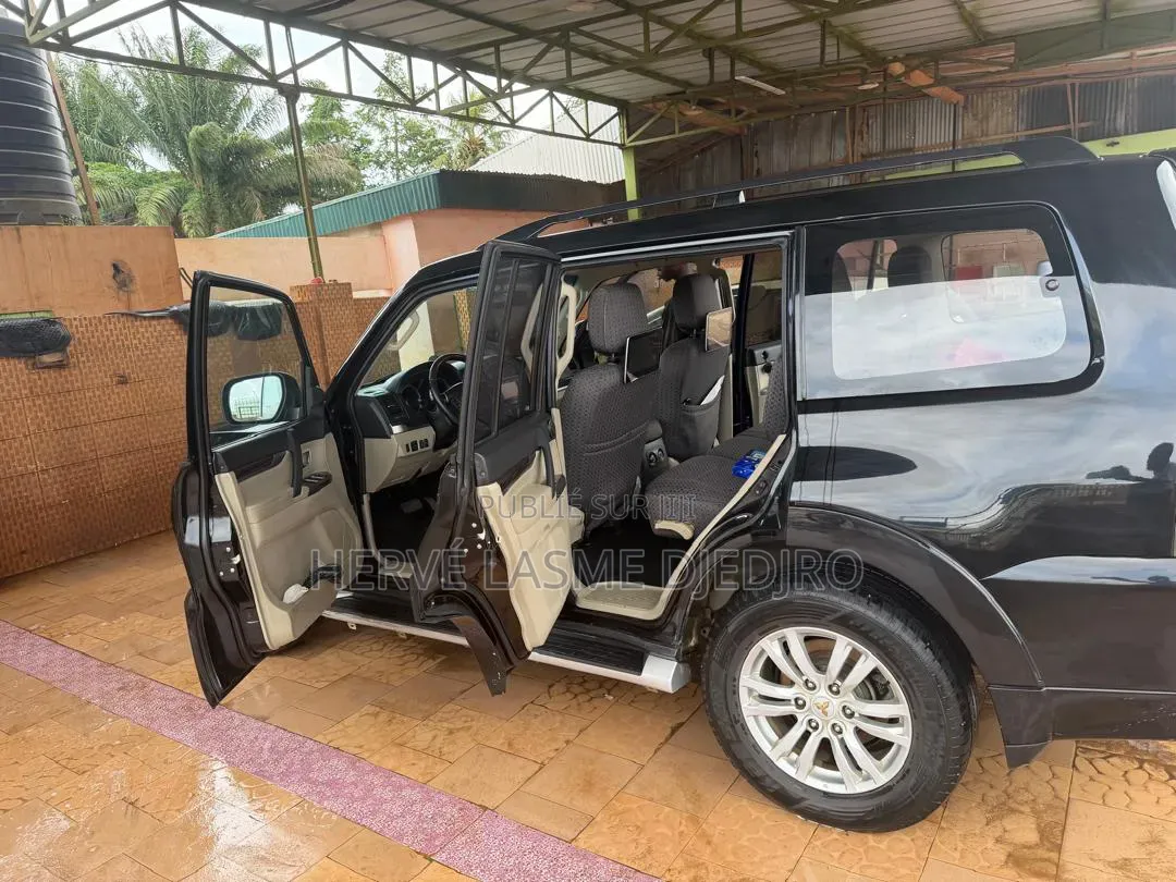 Mitsubishi Pajero 2022 Noir
