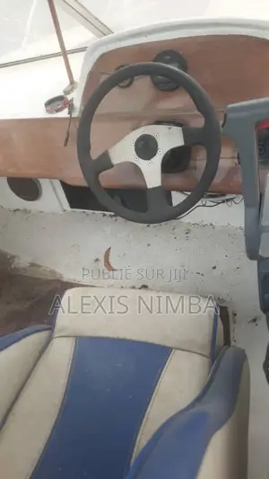À Vendre Bateau Coque Guenec Moteur 100cv Yamaha À 11million