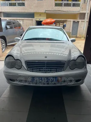 Mercedes-Benz C200 2000 Gris