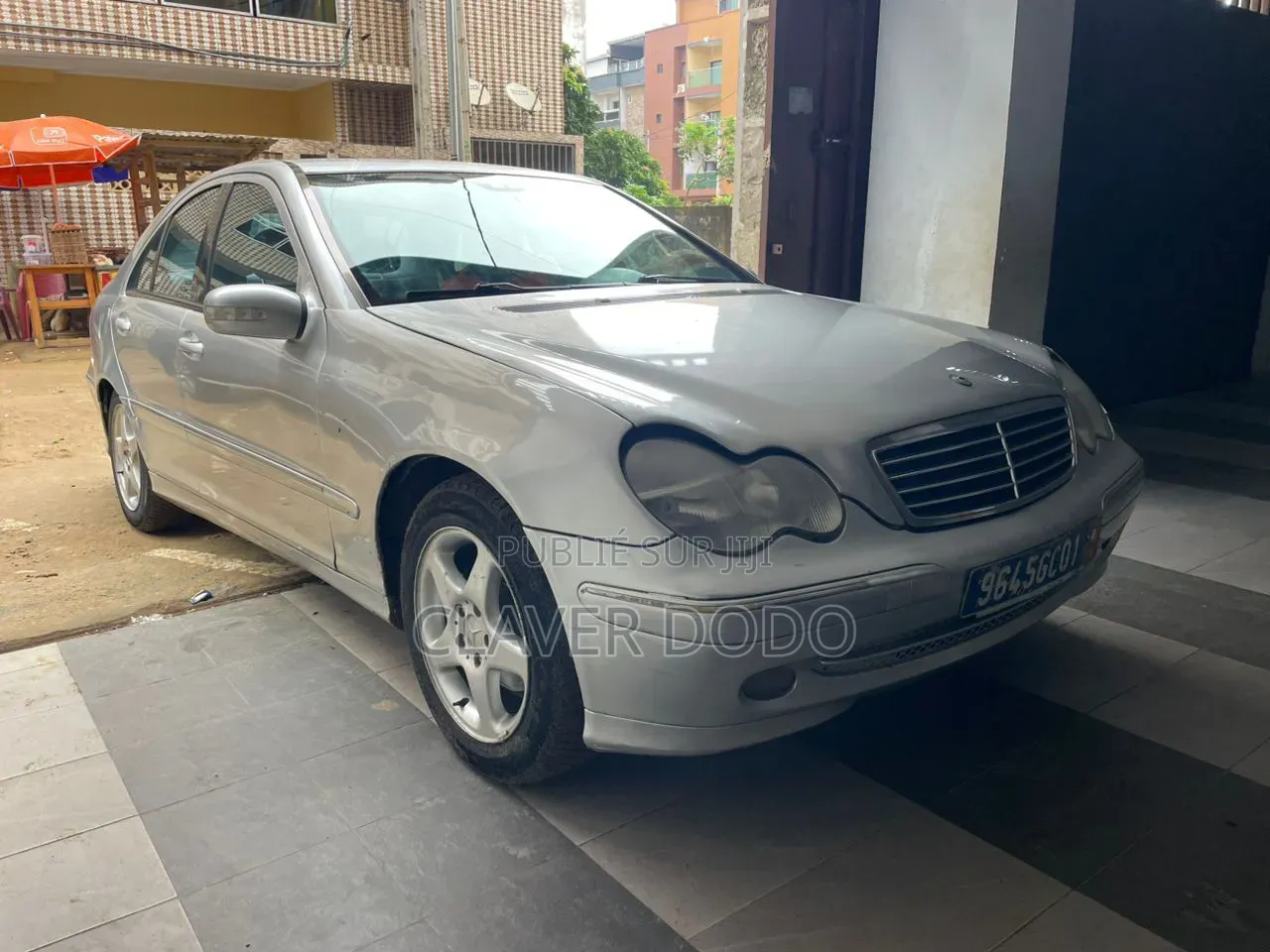 Mercedes-Benz C200 2000 Gris