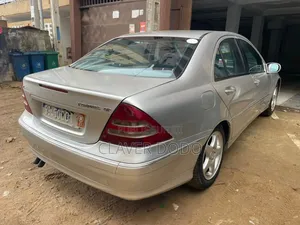 Mercedes-Benz C200 2000 Gris