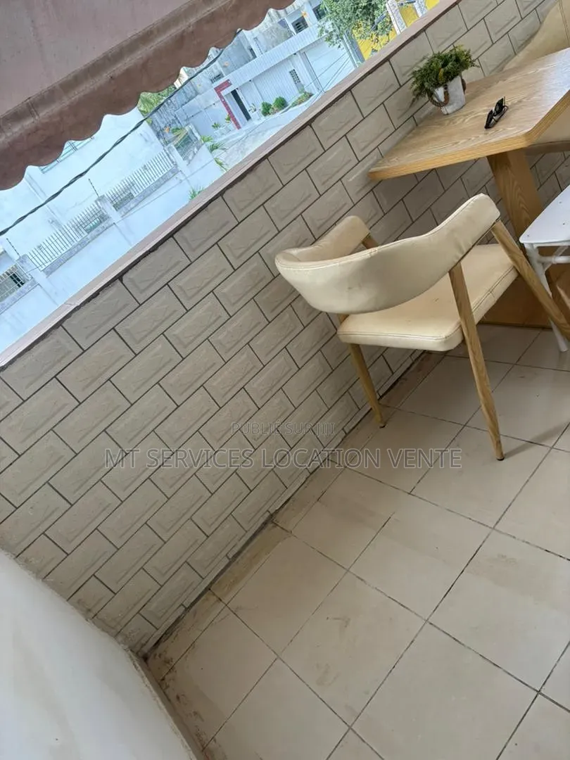 Meublé 1chbre Appartement dans Mt Services Location, Cocody à Louer