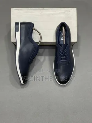 Berluti  AUTHENTIQUE ORIGINAL P40-45
Style, Confort, Élégance Combiné