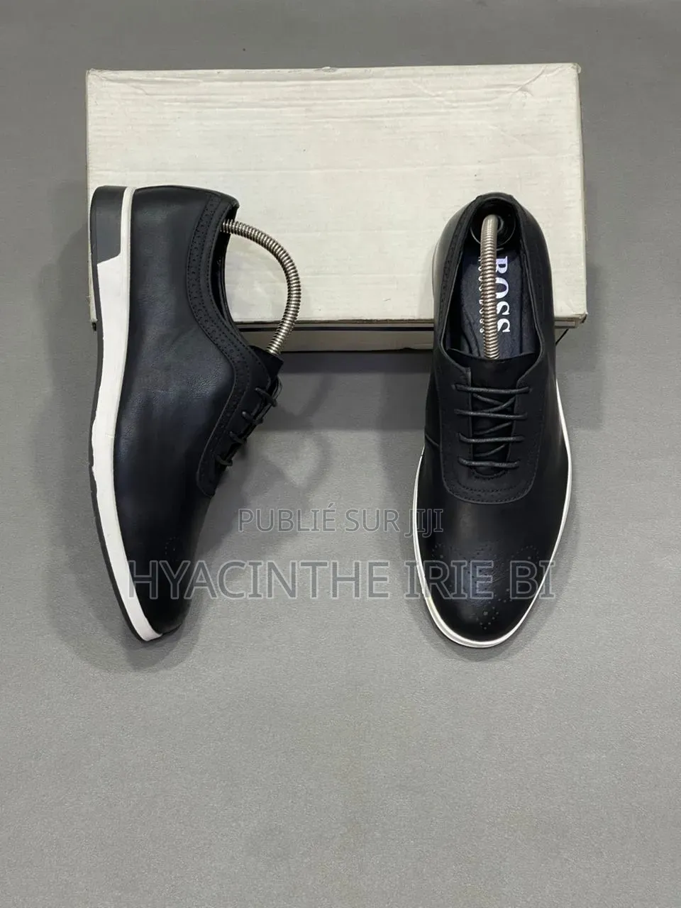 Berluti  AUTHENTIQUE ORIGINAL P40-45
Style, Confort, Élégance Combiné