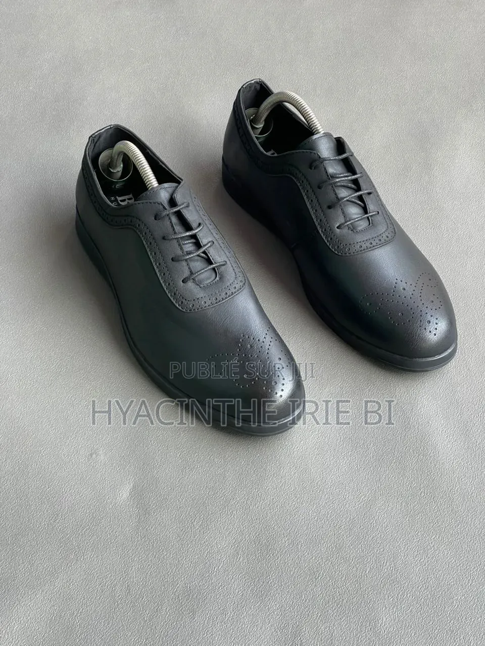 Berluti  AUTHENTIQUE ORIGINAL P40-45
Style, Confort, Élégance Combiné