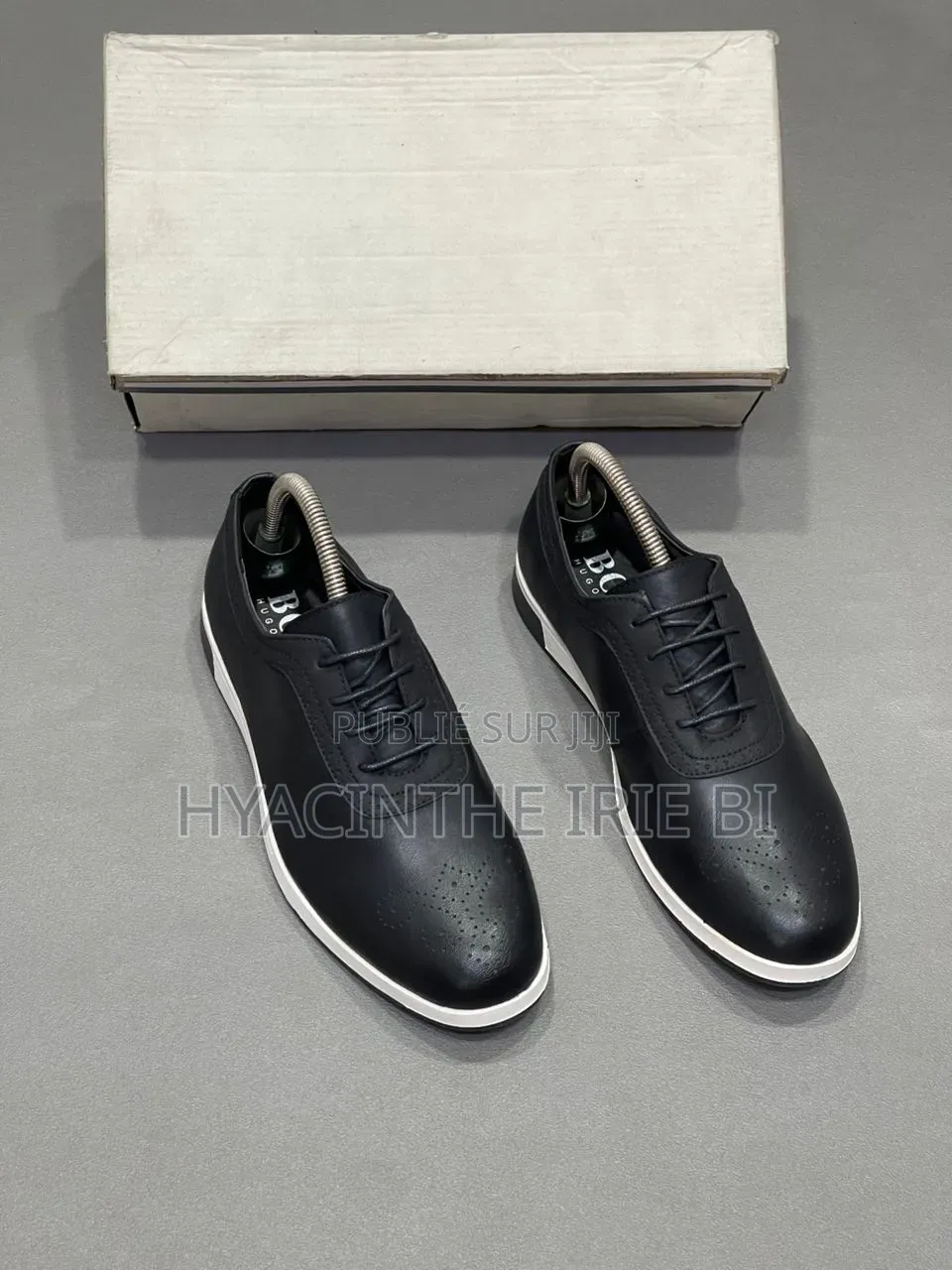 Berluti  AUTHENTIQUE ORIGINAL P40-45
Style, Confort, Élégance Combiné