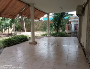 8chbre Duplex dans Mona Immobilier, Cocody à Louer