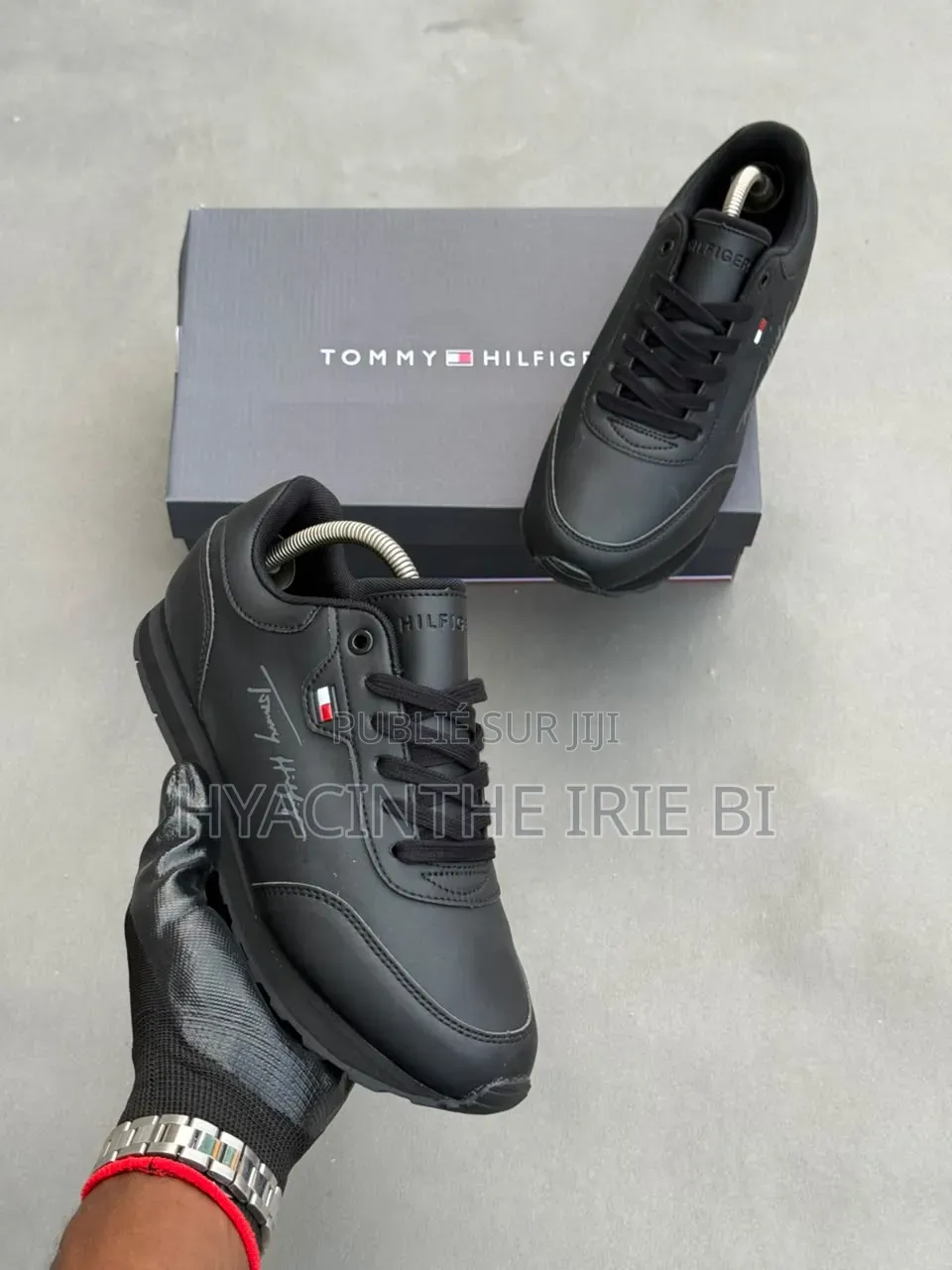Tommy Hilfiger  Authentique Original P40-45
Style, Confort, Élégance