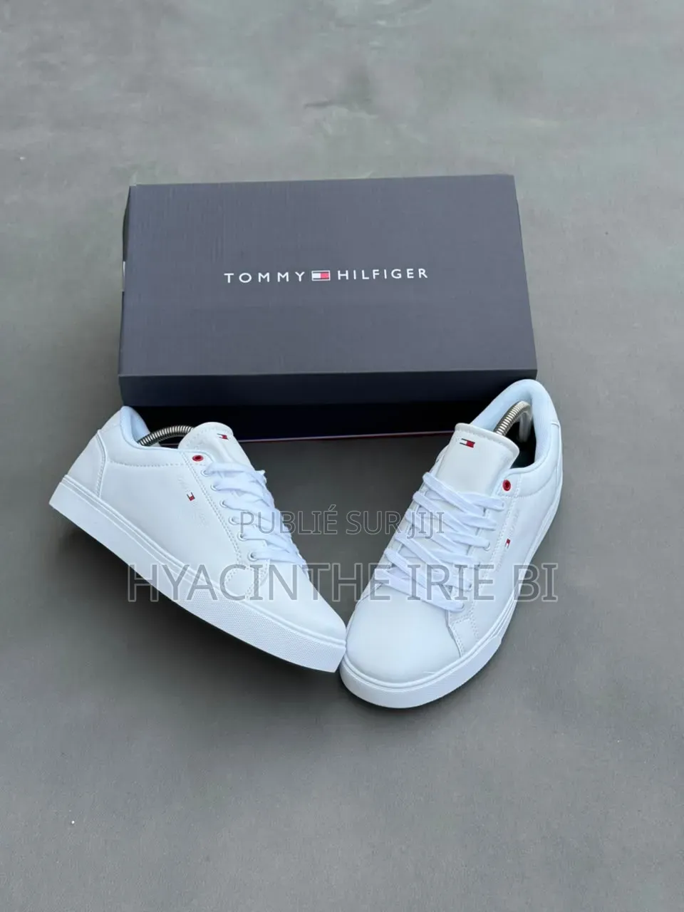 Tommy Hilfiger  Authentique Original P40-45
Style, Confort, Élégance
