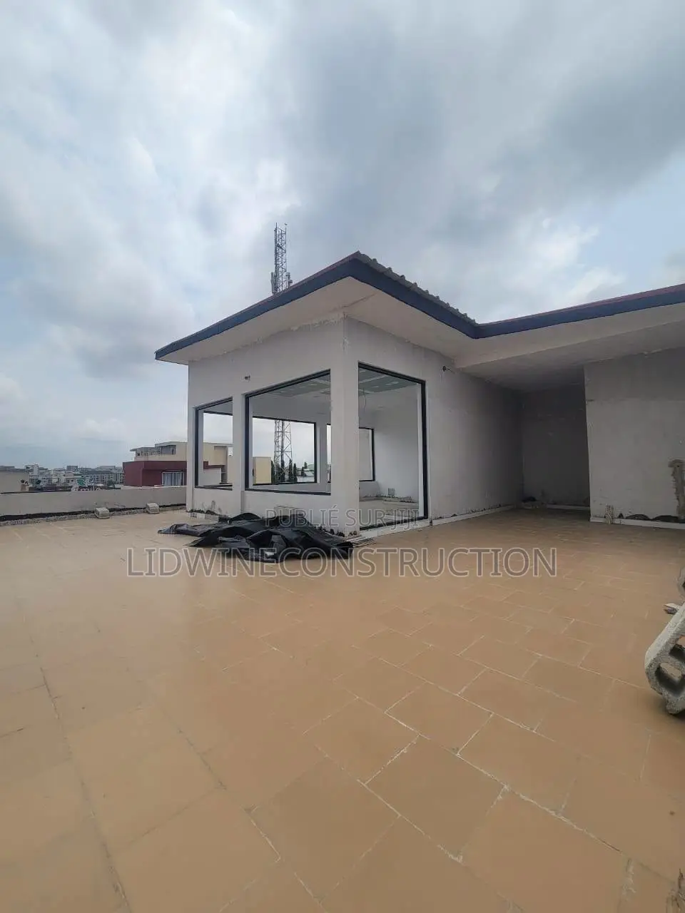 5chbre Appartement dans Cocody à Vendre