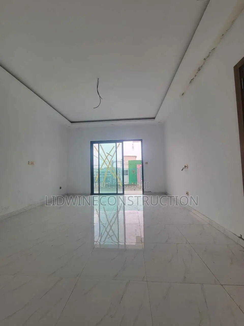 5chbre Appartement dans Cocody à Vendre