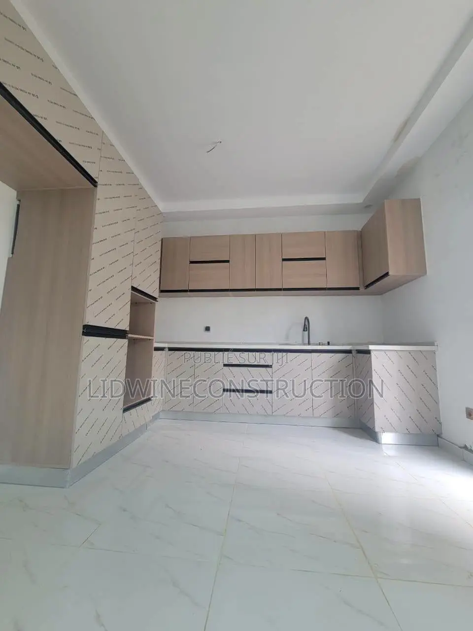 5chbre Appartement dans Cocody à Vendre