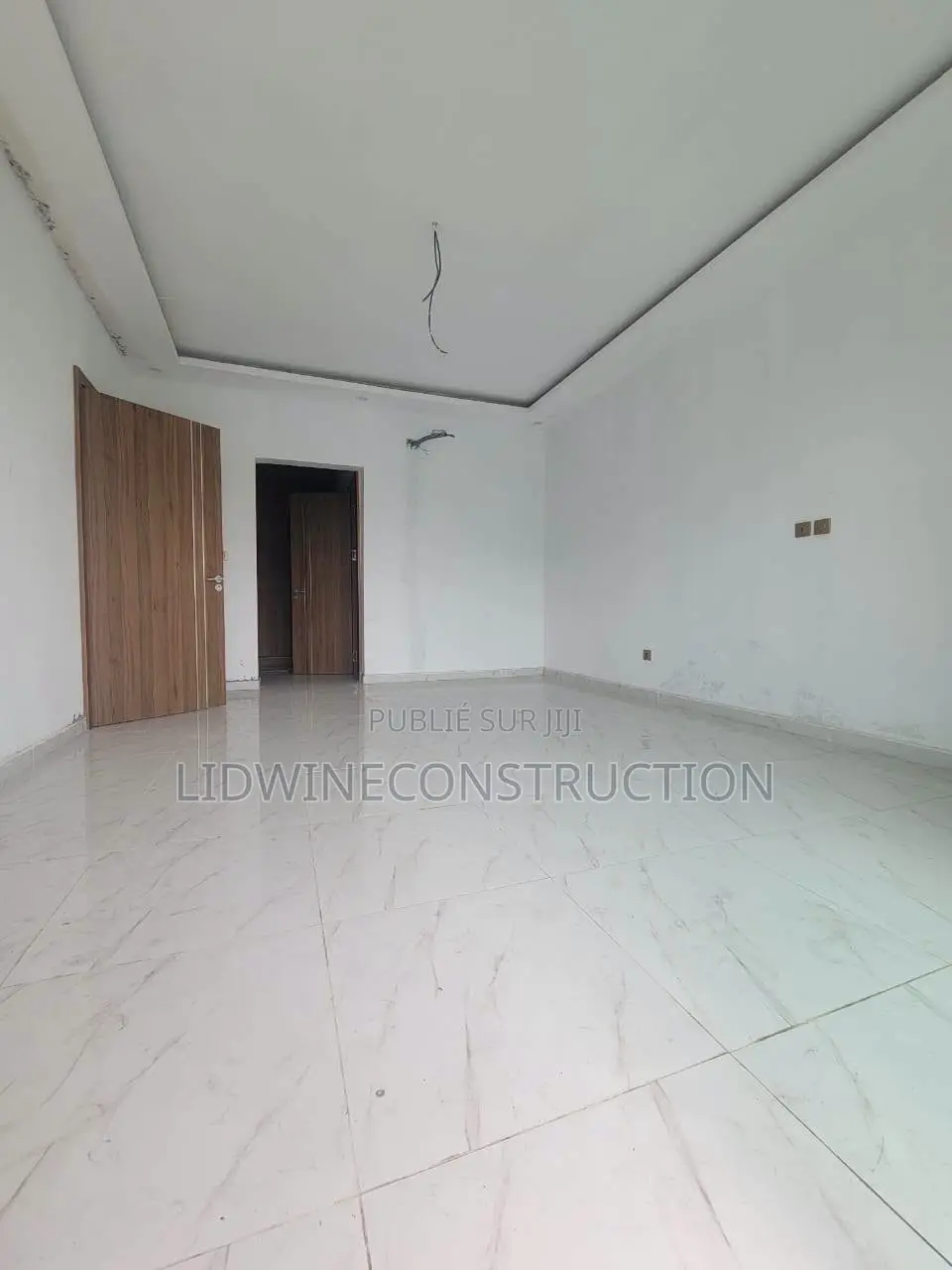 5chbre Appartement dans Cocody à Vendre