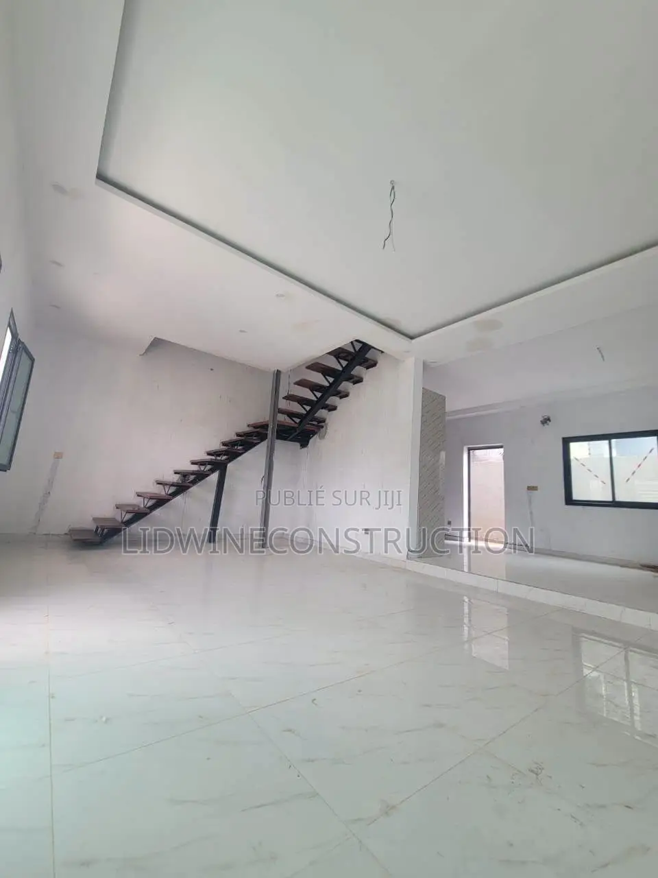 5chbre Appartement dans Cocody à Vendre