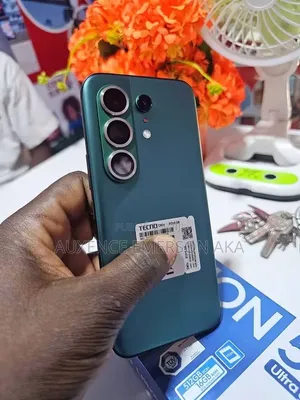 Nouveau Tecno Camon 50 256 GB Noir