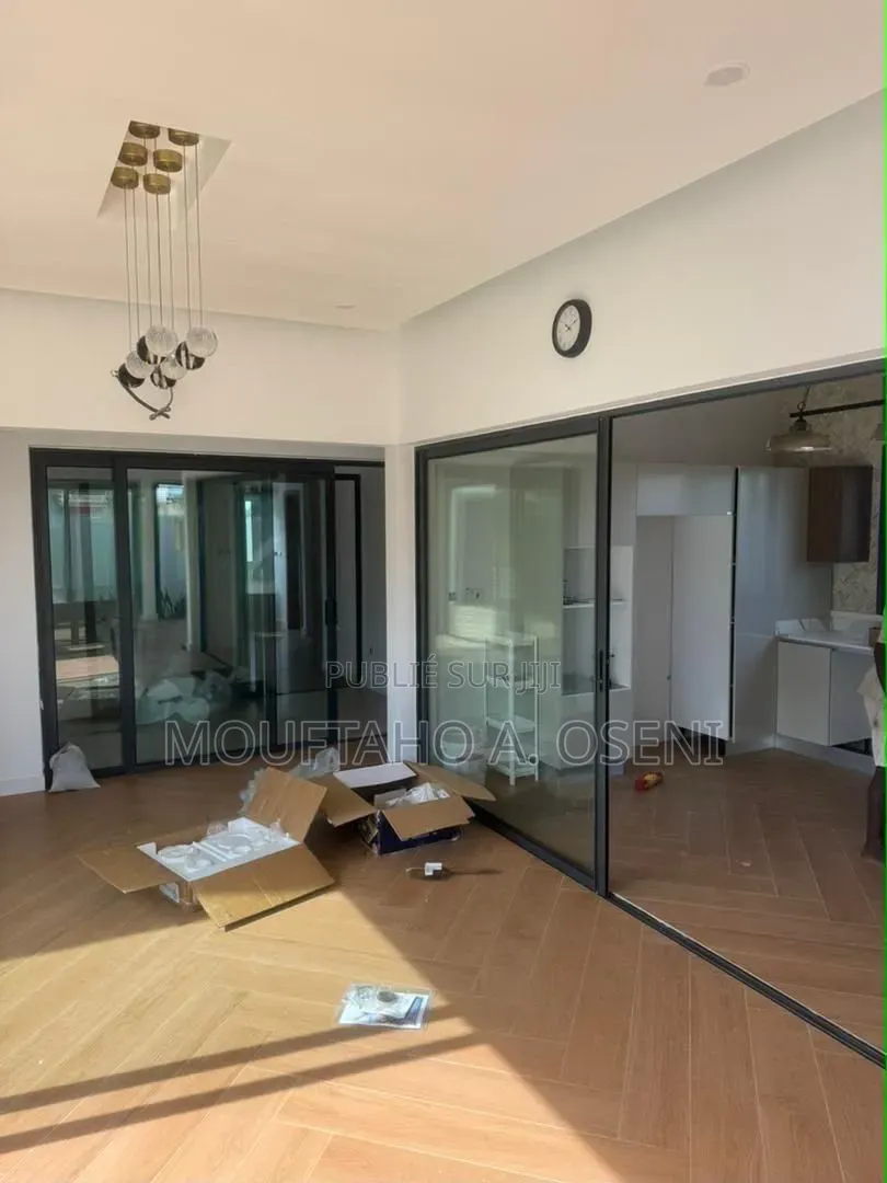 Meublé 4chbre Maison dans Swvnigb Sarl, Grand-Bassam à Vendre