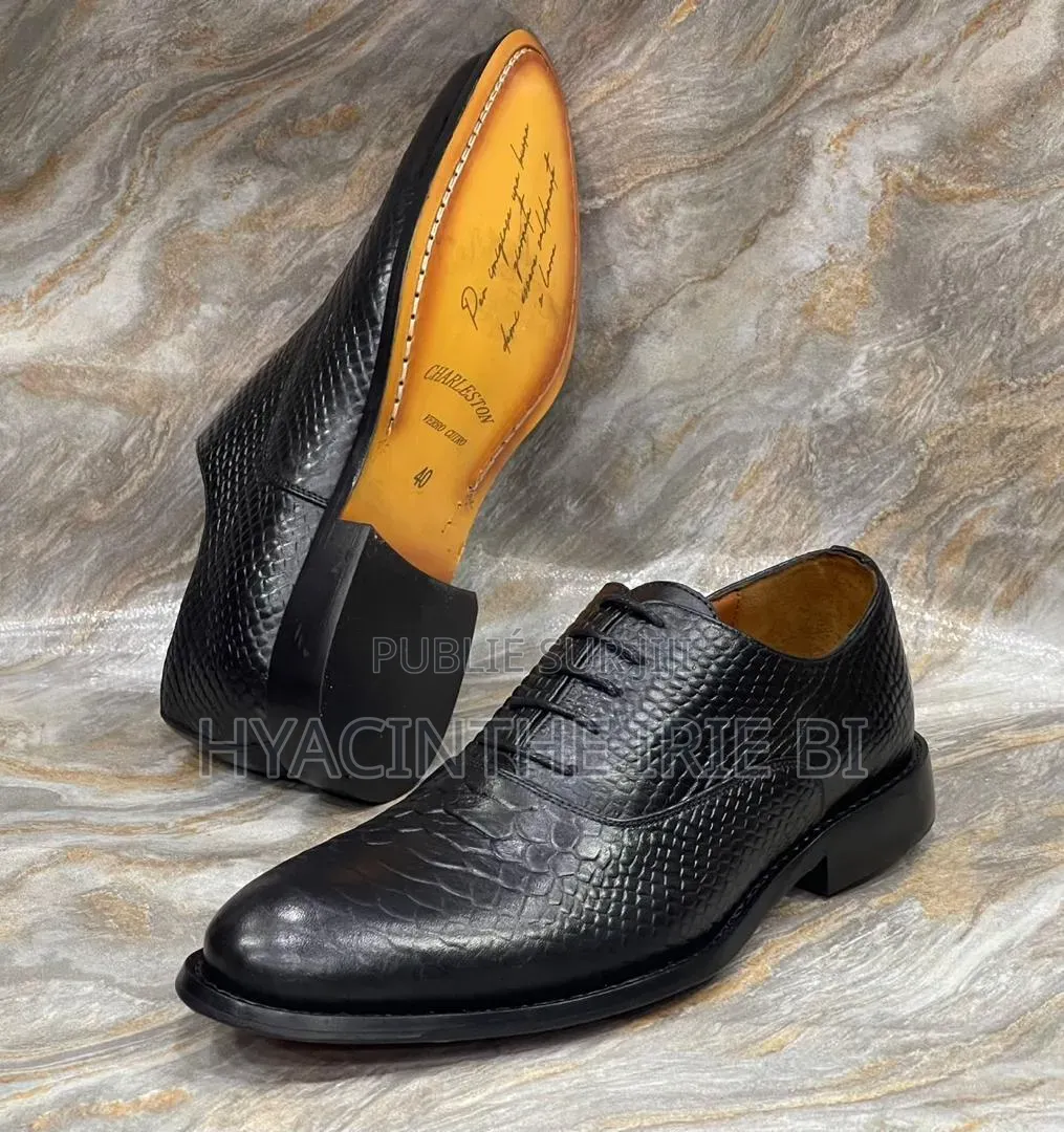 Paires De Souliers Matière Cuir Veritable Authentique Original P40-45