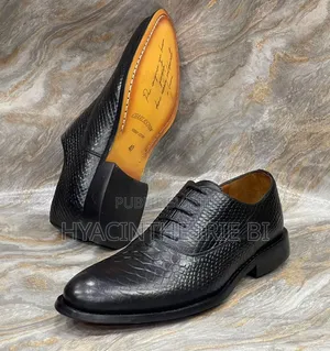Paires De Souliers Matière Cuir Veritable Authentique Original P40-45