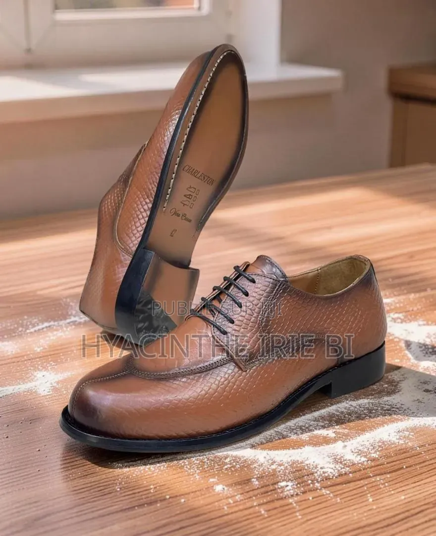 Paires De Souliers Matière Cuir Veritable Authentique Original P40-45