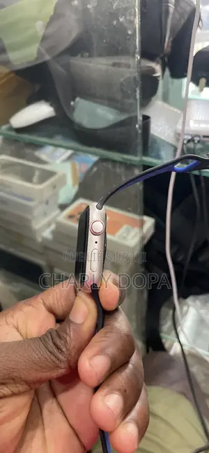 Apple Watch Série 7 Comme Quasi Neuf 45mm