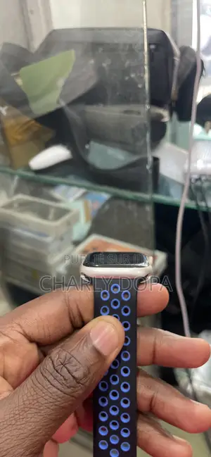Apple Watch Série 7 Comme Quasi Neuf 45mm