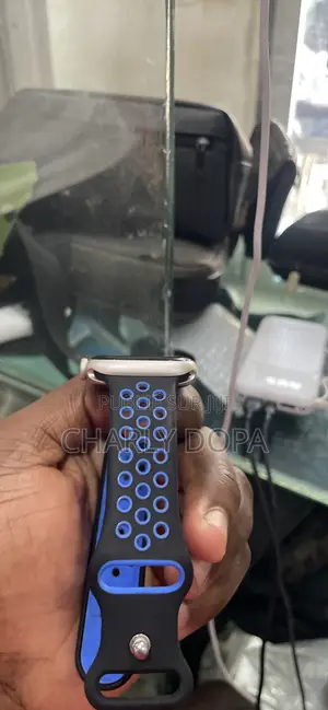 Apple Watch Série 7 Comme Quasi Neuf 45mm